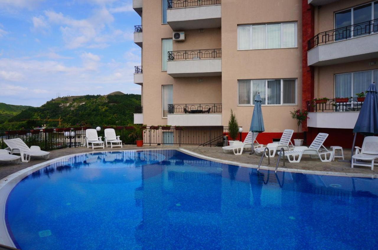 Апартаменти Свети Георги - Saint George Apartments Kavarna Extérieur photo