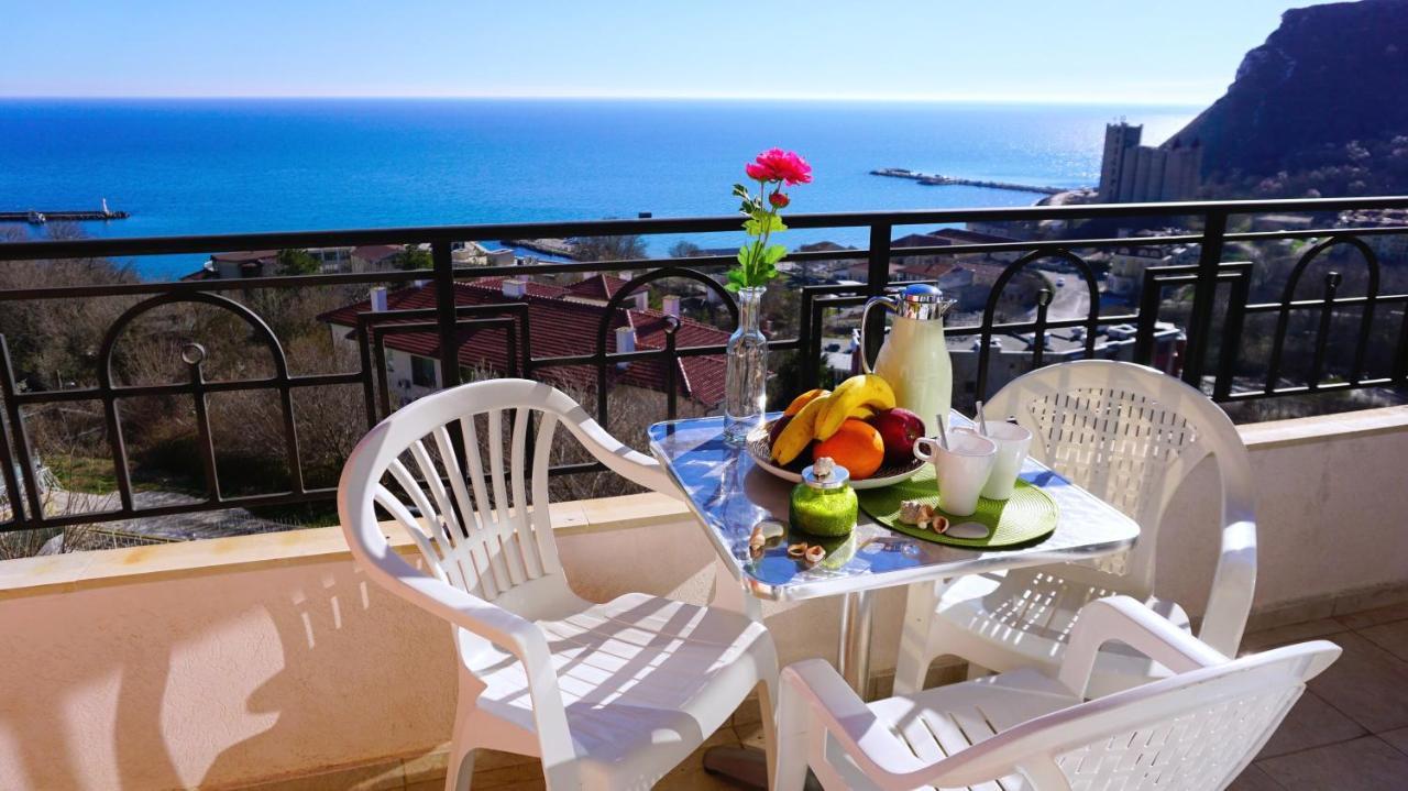 Апартаменти Свети Георги - Saint George Apartments Kavarna Extérieur photo