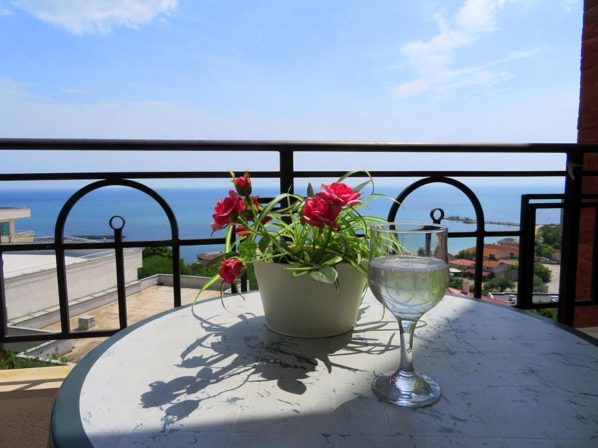 Апартаменти Свети Георги - Saint George Apartments Kavarna Extérieur photo